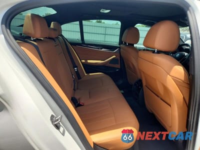 Zdjęcie 10 z 13 samochodu: 2022 BMW 530 I VIN:WBA53BH09NWX81356 - miniatura