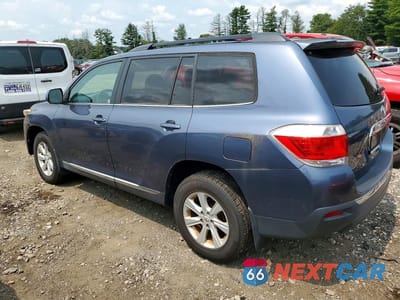Drugie zdjęcie samochodu z przodu: 2012 TOYOTA HIGHLANDER BASE VIN:5TDBK3EH1CS131166 - miniatura