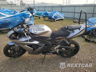 Trzecie zdjęcie samochodu z tyłu: 2004 YAMAHA YZFR1 VIN:JYARN13E54A003199 - miniatura