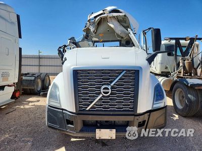 Piąte zdjęcie samochodu w środku: 2022 VOLVO VNL SEMI TRUCK VIN:4V4N39THXNN298347 - miniatura