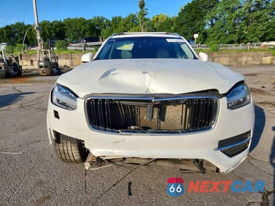 Piąte zdjęcie samochodu w środku: 2018 VOLVO XC90 T6 VIN:YV4A22PK6J1207907 - miniatura