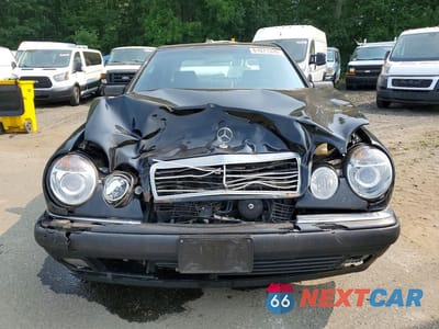 Piąte zdjęcie samochodu w środku: 1999 MERCEDES-BENZ E 430 VIN:WDBJF70H2XA890294 - miniatura