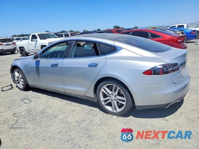 Drugie zdjęcie samochodu z przodu: 2013 TESLA MODEL S VIN:5YJSA1CN5DFP07170 - miniatura