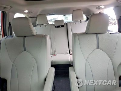 Zdjęcie 10 z 13 samochodu: 2024 TOYOTA GRAND HIGHLANDER PLATINUM VIN:5TDAAAB52RS044382 - miniatura