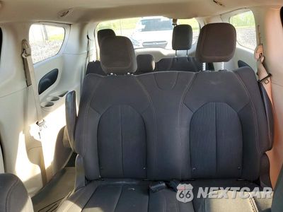 Zdjęcie 10 z 13 samochodu: 2018 CHRYSLER PACIFICA L VIN:2C4RC1AG8JR355876 - miniatura