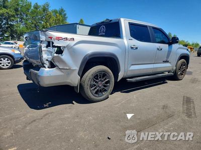 Trzecie zdjęcie samochodu z tyłu: 2025 TOYOTA TUNDRA LIMITED HV VIN:5TFWC5DB3SX104034 - miniatura