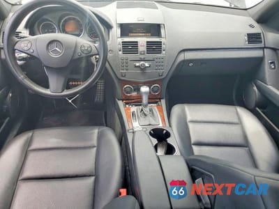 Zdjęcie 8 z 12 samochodu: 2010 MERCEDES-BENZ C 300 VIN:WDDGF5EB2AR103122 - miniatura