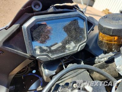 Zdjęcie 7 z 9 samochodu: 2023 KAWASAKI ZX1002 M VIN:JKBZXVM18PA005170 - miniatura