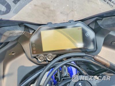 Zdjęcie 7 z 10 samochodu: 2024 YAMAHA YZFR3 A VIN:MH3RH18Y4RK017158 - miniatura