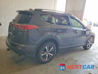 Trzecie zdjęcie samochodu z tyłu: 2017 TOYOTA RAV4 XLE VIN:JTMRFREV8HD209327 - miniatura