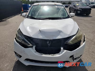 Piąte zdjęcie samochodu w środku: 2016 NISSAN SENTRA SV VIN:3N1AB7AP9GY250214 - miniatura