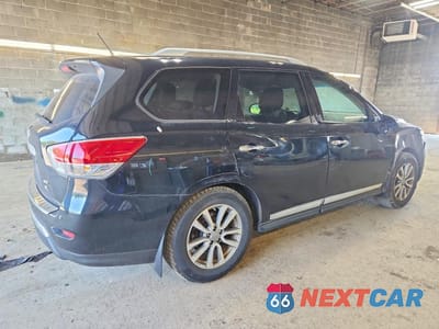 Trzecie zdjęcie samochodu z tyłu: 2016 NISSAN PATHFINDER SL VIN:5N1AR2MM1GC626695 - miniatura