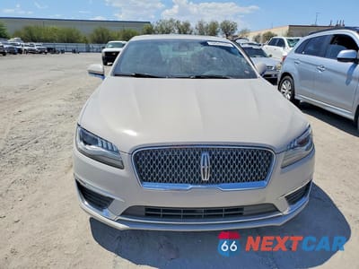 Piąte zdjęcie samochodu w środku: 2019 LINCOLN MKZ RESERVE I VIN:3LN6L5C91KR625319 - miniatura