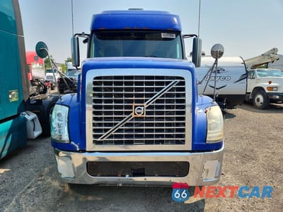 Piąte zdjęcie samochodu w środku: 2007 VOLVO VT SEMI TRUCK VIN:4V4LC9KL27N483928 - miniatura