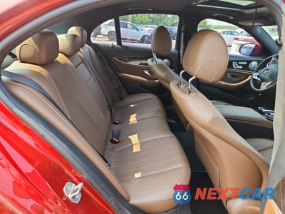 Zdjęcie 10 z 12 samochodu: 2017 MERCEDES-BENZ E 300 4MATIC VIN:WDDZF4KB2HA193517 - miniatura