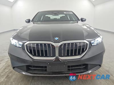 Piąte zdjęcie samochodu w środku: 2025 BMW 530 XI VIN:WBA53FJ0XSCU81310 - miniatura