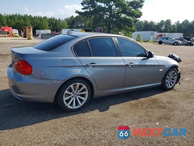 Trzecie zdjęcie samochodu z tyłu: 2011 BMW 328 I VIN:WBAPH7C56BE723572 - miniatura
