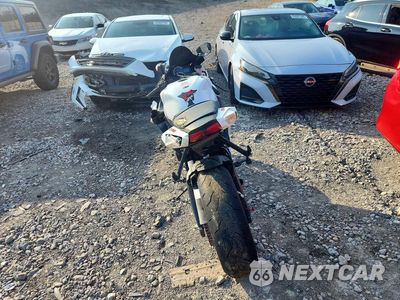 Czwarte zdjęcie samochodu z boku: 2025 SUZUKI GSX-R750 VIN:JS1GR7MA9S7100229 - miniatura