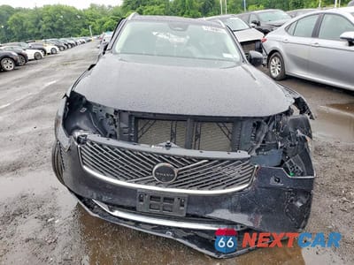 Piąte zdjęcie samochodu w środku: 2026 VOLVO XC90 PLUS VIN:YV4062PEXT1479695 - miniatura