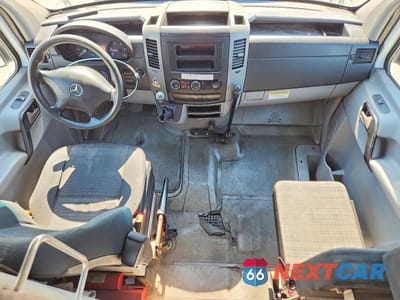 Zdjęcie 8 z 13 samochodu: 2016 MERCEDES-BENZ SPRINTER 2500 VIN:WD3PE8DD6GP247255 - miniatura
