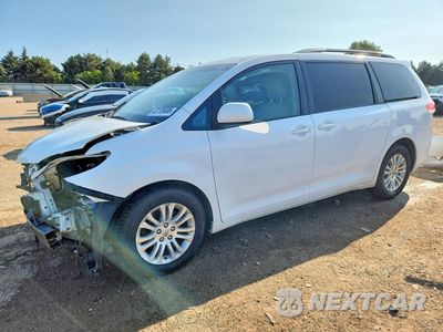 2014 TOYOTA SIENNA XLE 8-PASSENGER 5TDYK3DC5ES525093 - główne zdjęcie licytacji z USA - miniatura