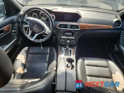 Zdjęcie 8 z 12 samochodu: 2012 MERCEDES-BENZ C 300 4MATIC VIN:WDDGF8BB0CF910510 - miniatura