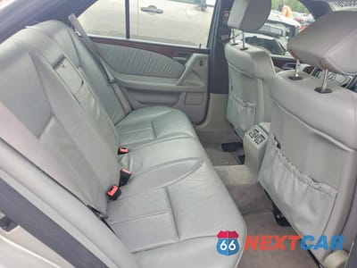 Zdjęcie 10 z 12 samochodu: 1996 MERCEDES-BENZ E 320 VIN:WDBJF55F5TJ013532 - miniatura