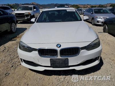 Piąte zdjęcie samochodu w środku: 2013 BMW 328 I VIN:WBA3A5C55DF603427 - miniatura