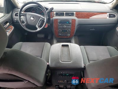 Zdjęcie 8 z 13 samochodu: 2009 CHEVROLET SUBURBAN K1500 LT VIN:1GNFK26309R251831 - miniatura