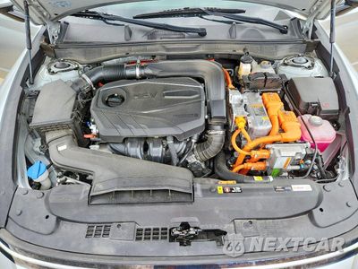 Zdjęcie 11 z 12 samochodu: 2024 HYUNDAI SONATA HYBRID SEL VIN:KMHL34JJXRA102024 - miniatura