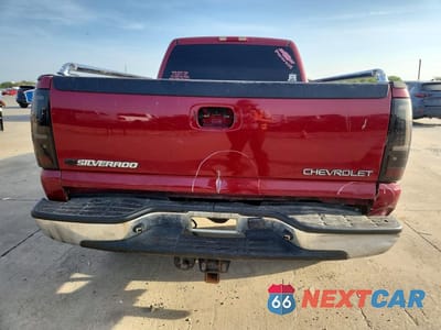 Zdjęcie 6 z 12 samochodu: 2005 CHEVROLET SILVERADO K2500 HEAVY DUTY VIN:1GCHK23U85F829314 - miniatura