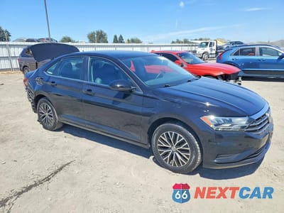 Czwarte zdjęcie samochodu z boku: 2021 VOLKSWAGEN JETTA S VIN:3VWC57BU8MM082079 - miniatura