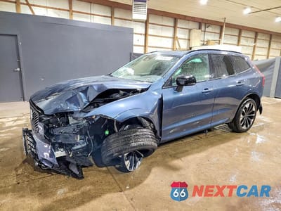 2026 VOLVO XC60 PLUS YV4M12RC3T1414361 - główne zdjęcie licytacji z USA - miniatura