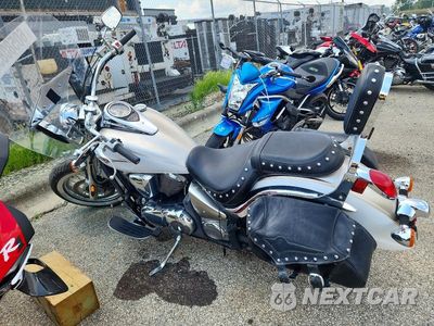 Trzecie zdjęcie samochodu z tyłu: 2009 KAWASAKI VN900 D VIN:JKAVN2D189A033884 - miniatura