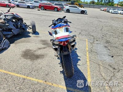 Czwarte zdjęcie samochodu z boku: 2007 HONDA VFR800 A VIN:JH2RC468X7M900093 - miniatura