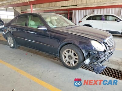 Czwarte zdjęcie samochodu z boku: 2004 MERCEDES-BENZ E 320 VIN:WDBUF65J24A575560 - miniatura