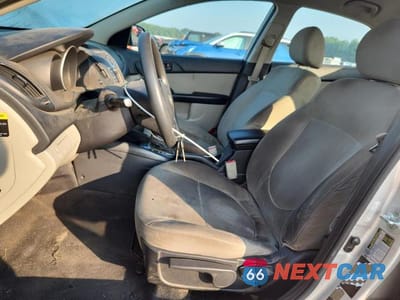 Zdjęcie 7 z 12 samochodu: 2012 KIA FORTE EX VIN:KNAFU4A24C5514055 - miniatura