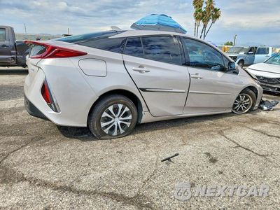 Trzecie zdjęcie samochodu z tyłu: 2020 TOYOTA PRIUS PRIME XLE VIN:JTDKARFP6L3154181 - miniatura