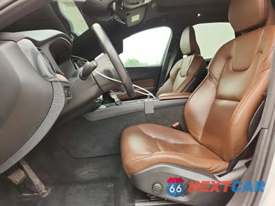 Zdjęcie 7 z 13 samochodu: 2021 VOLVO XC60 T5 MOMENTUM VIN:YV4102RK4M1758084 - miniatura