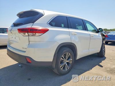 Trzecie zdjęcie samochodu z tyłu: 2017 TOYOTA HIGHLANDER LE PLUS VIN:5TDBZRFH7HS426437 - miniatura