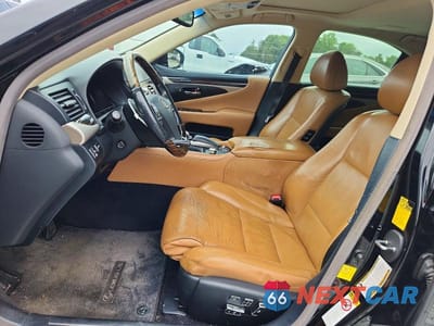 Zdjęcie 7 z 12 samochodu: 2013 LEXUS LS 460 VIN:JTHBL5EF7D5121173 - miniatura