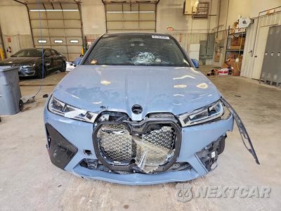 Piąte zdjęcie samochodu w środku: 2023 BMW IX VIN:WB533CF07PCM48172 - miniatura
