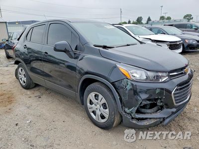 Czwarte zdjęcie samochodu z boku: 2018 CHEVROLET TRAX LS VIN:3GNCJKSB4JL408372 - miniatura
