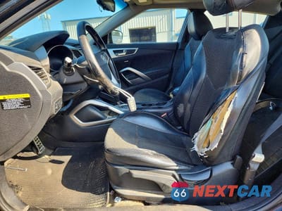 Zdjęcie 7 z 12 samochodu: 2015 HYUNDAI VELOSTER BASE VIN:KMHTC6AD7FU232293 - miniatura