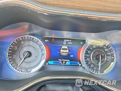 Zdjęcie 9 z 13 samochodu: 2015 CHRYSLER 200 C VIN:1C3CCCCG7FN673639 - miniatura