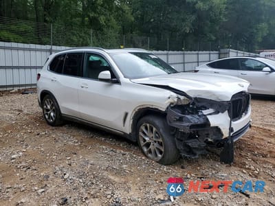 Czwarte zdjęcie samochodu z boku: 2021 BMW X5 SDRIVE 40I VIN:5UXCR4C01M9D80927 - miniatura