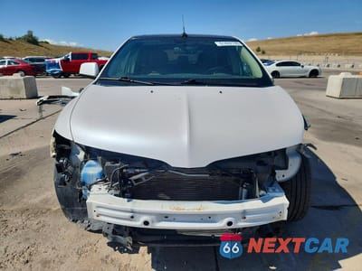 Piąte zdjęcie samochodu w środku: 2011 LINCOLN MKX VIN:2LMDJ8JK2BBJ12300 - miniatura