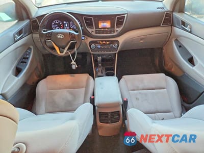 Zdjęcie 8 z 12 samochodu: 2017 HYUNDAI TUCSON VIN:KM8J33A24HU524295 - miniatura
