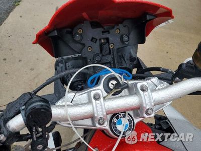 Zdjęcie 7 z 9 samochodu: 2012 BMW F800 R VIN:WB1022705CZS50925 - miniatura