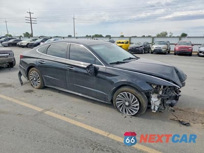 Czwarte zdjęcie samochodu z boku: 2023 HYUNDAI SONATA HYBRID LIMITED VIN:KMHL54JJ4PA073059 - miniatura
